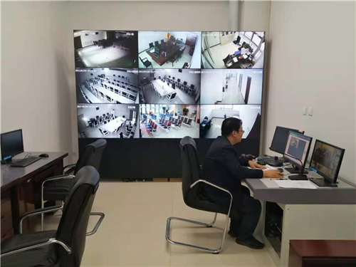 3.交易中心监督室人员利用录音录像同步监督