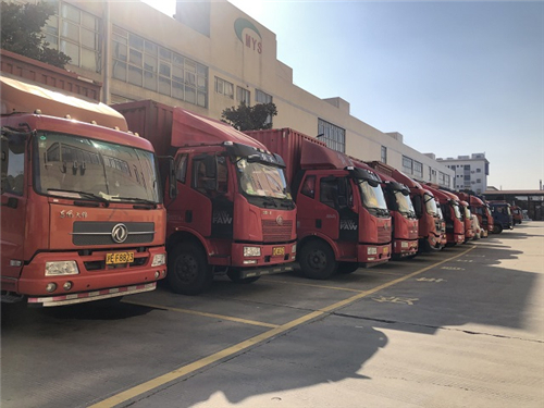 3,苏州美盈森环保科技有限公司27辆货车装车发货