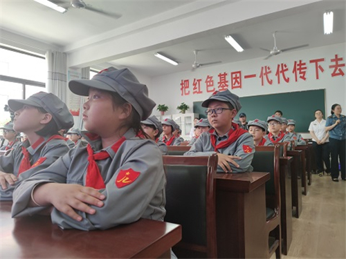 如皋市水上交通安全教育基地在红军小学揭牌