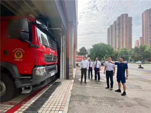 洛阳涧西区湖北路街道党工委夏日慰问寄深情浓浓关爱暖警心