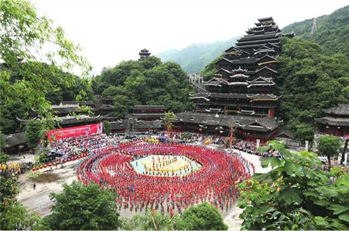 2021·第十届中国乌江苗族踩花山节 廖唯　摄