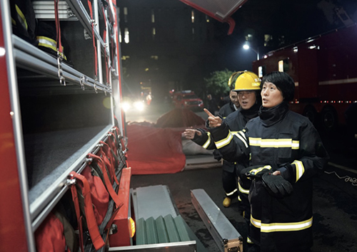 98 2021 年3 月17 日，成都，陈硕调研指导基层应急救援拉动演练工作。