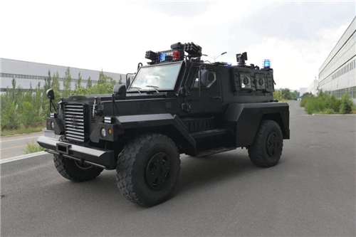 利用特有的轮履装甲车辆设计,工艺和装备研发技术,在警用装备领域不断
