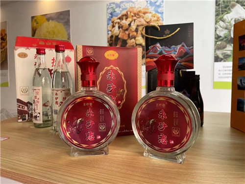图7：万山净山酒业“朱砂恋”