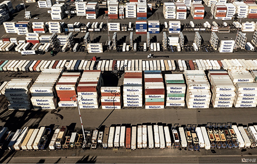 美国加州港口积压的集装箱（资料配图）