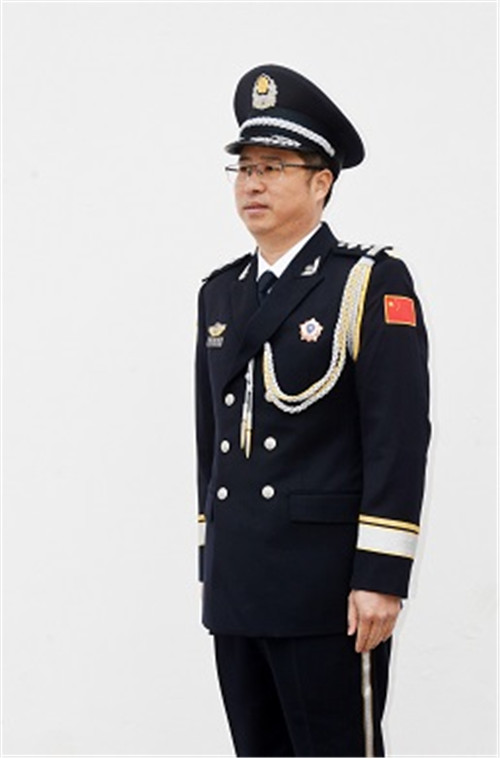 列装警礼服 从警之荣耀—广东省梅州站派出所庆祝第二届中国人民警察