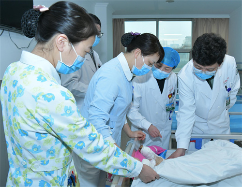 新桥医院多科合作救治一名急性心梗患者