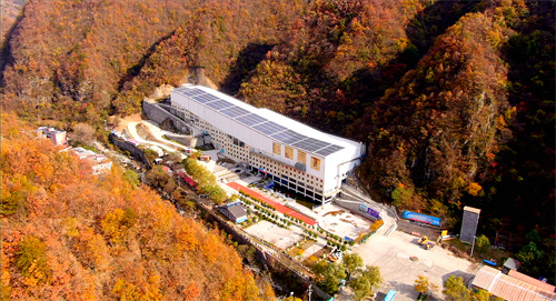 据宁陕县山水文体旅游有限责任公司总经理林晋炎介绍,"秦岭四季滑雪馆