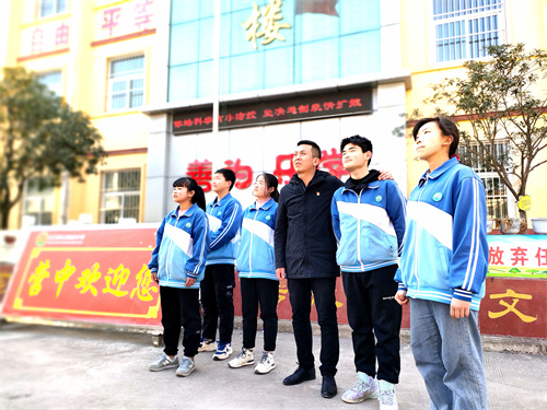 以爱育爱静待花开记眉县营头中学校长常保健