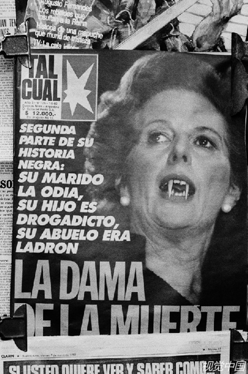 36 1982年4月，阿根廷出版的报纸封面上，英国首相玛格丽特·撒切尔的肖像图片被加上夸张的尖牙，使