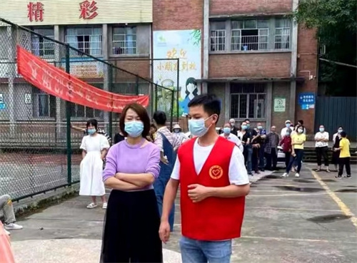 农发行广安市分行职工开展疫情防控志愿服务