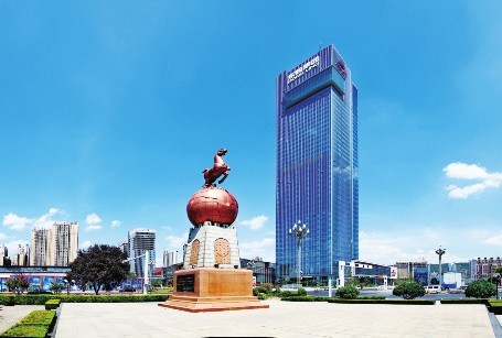 传承精神创百年新东岭——记东岭集团股份有限公司党委书记,总裁李磊