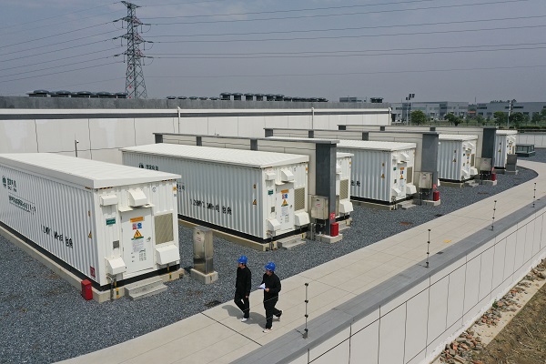 江苏金湖建成投运苏北最大兆瓦级电网侧电化学储能电站