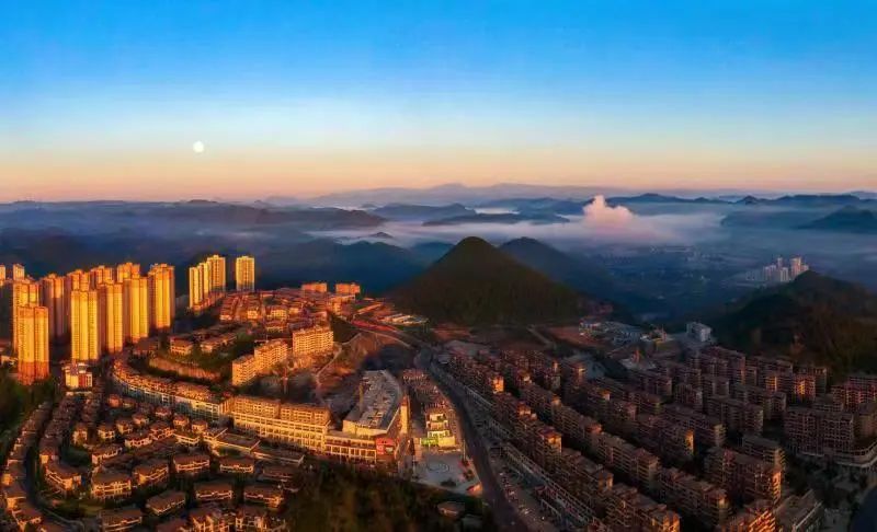 贯彻党代会 喜迎二十大丨万山:厚植人才"沃土" 积蓄发展"动能"_重庆