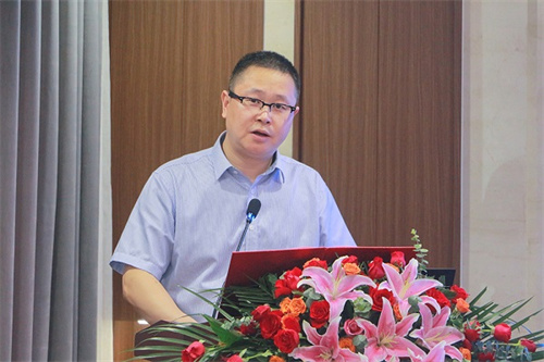 5,徐州农商银行党委书记许臻致辞