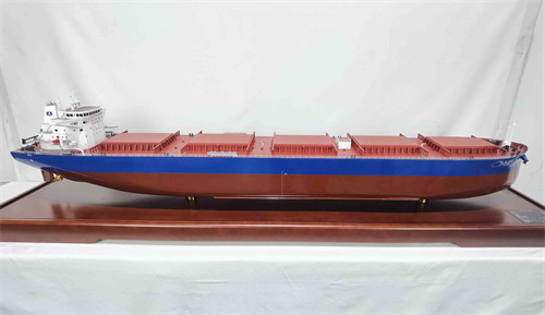 1,秀美散货船模型