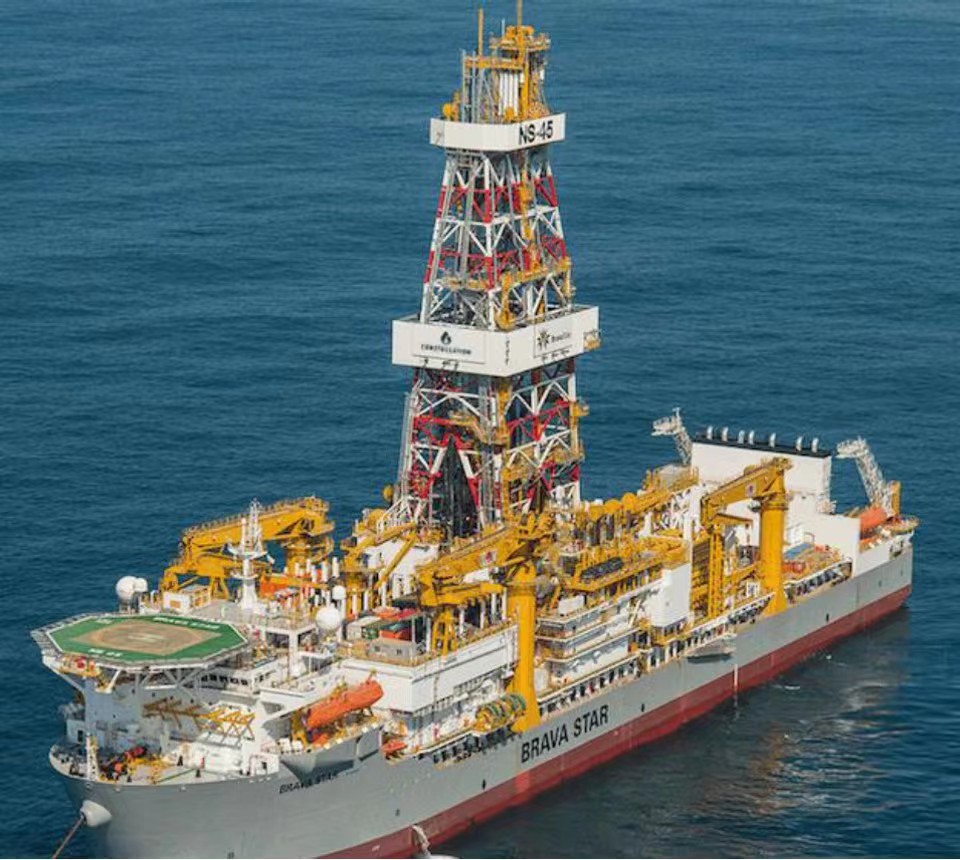 承担中国石油巴西阿拉姆项目钻井作业的brava star号钻井船.