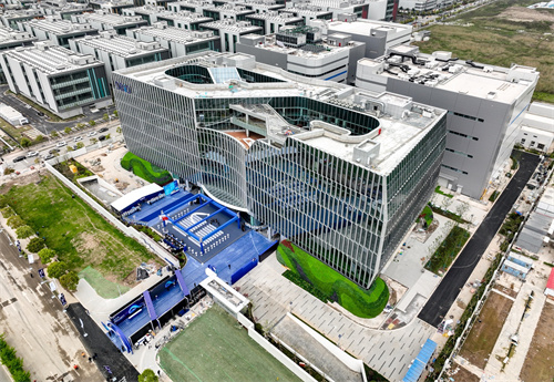 位于临港新片区的和元智造精准医疗产业基地正式开业