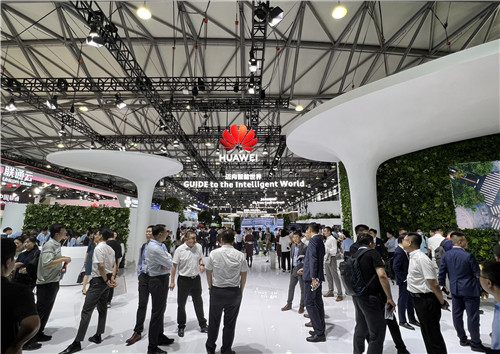 图3：2023 MWC上海华为展区（孙冰摄）