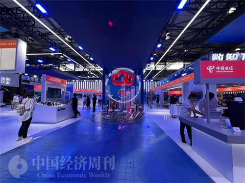 图3：2023 MWC上海中国电信展区（孙冰摄）